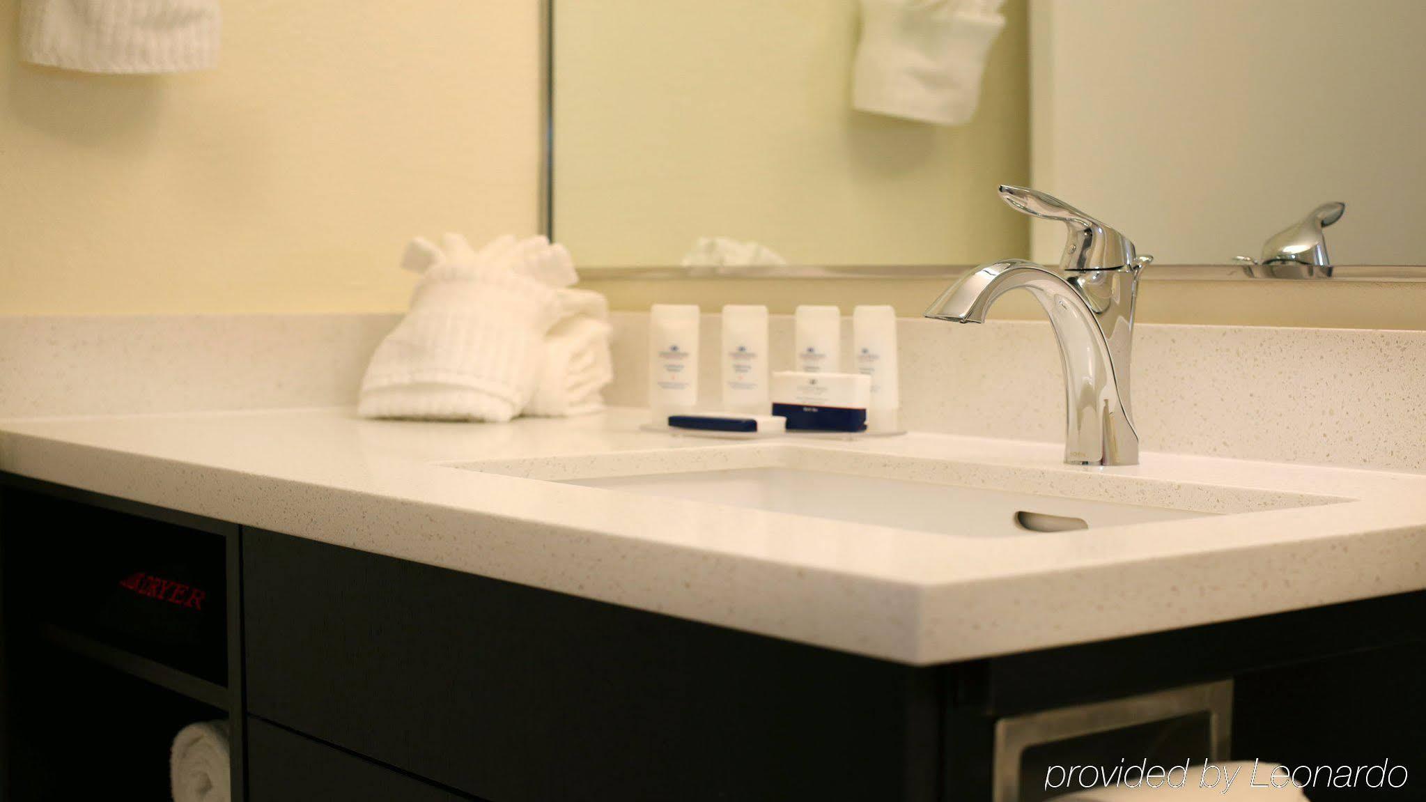 Candlewood Suites East Lansing By Ihg Bagian luar foto